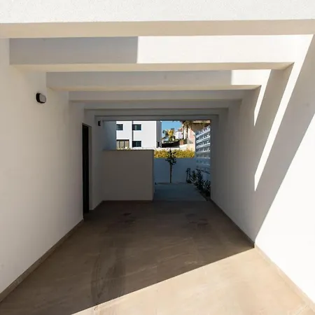 فيلة Stunning 3br Villa/pool,2'walk From Trinity Beach!