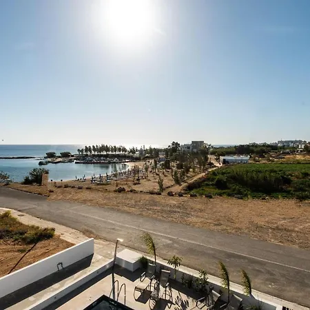 Stunning 3br Villa/pool,2'walk From Trinity Beach! فيلة باراليمني