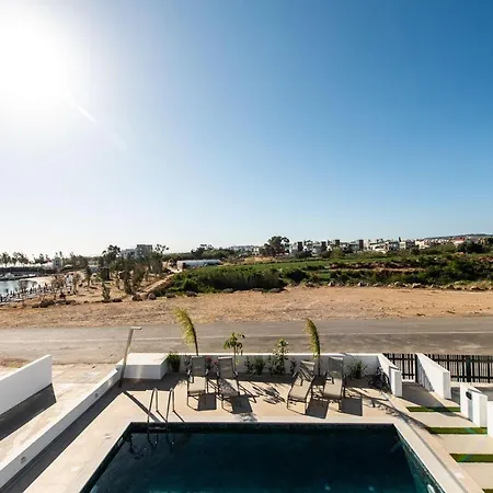 Stunning 3br Villa/pool,2'walk From Trinity Beach! Villa Paralimni